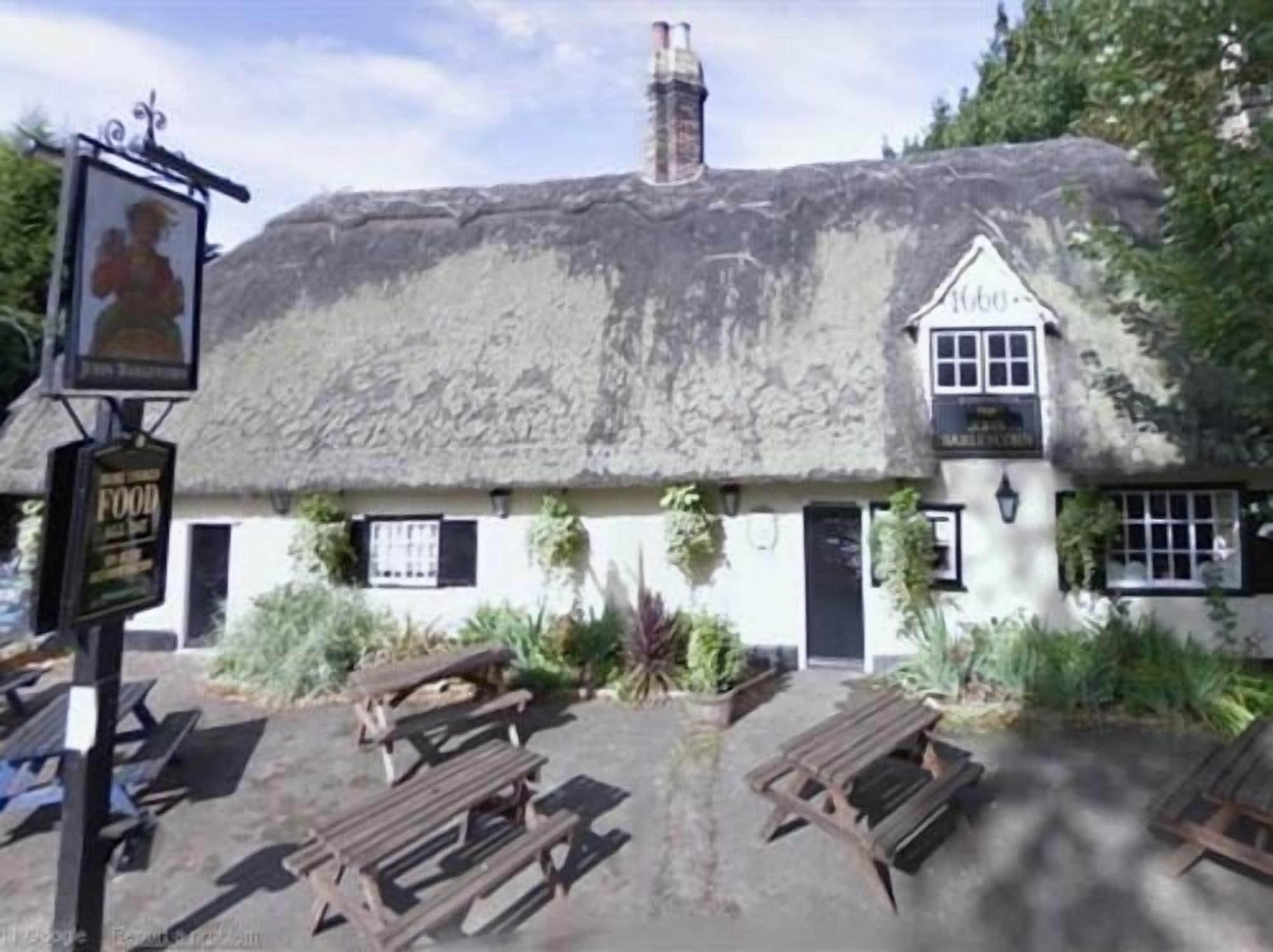 Hotel John Barleycorn Duxford Exterior foto