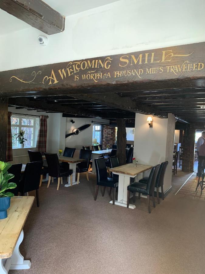 Hotel John Barleycorn Duxford Exterior foto
